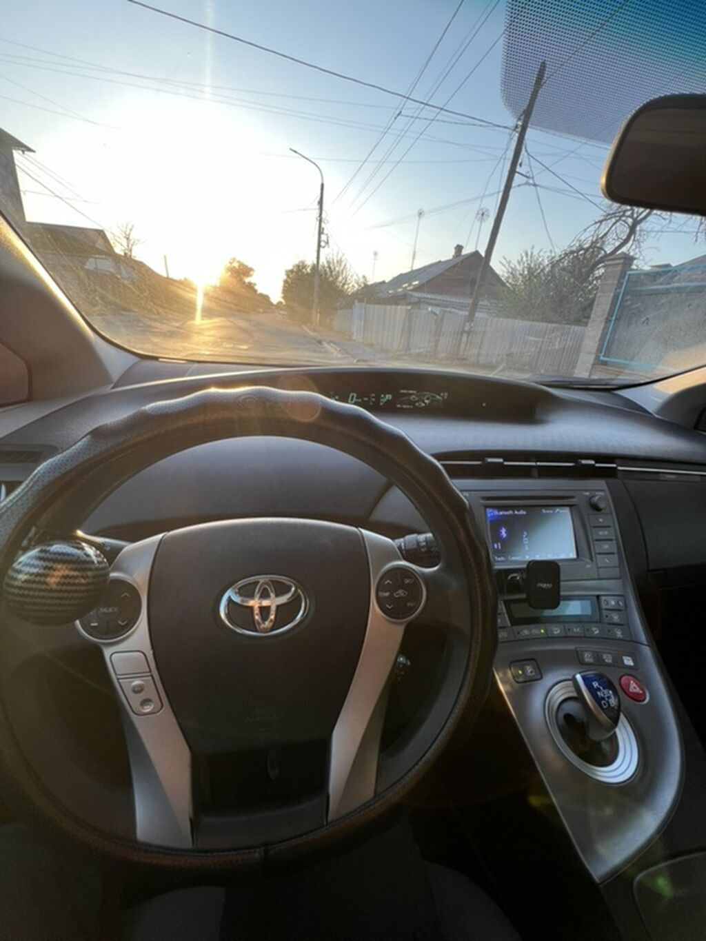 Toyota Prius: 2015 г., Гибрид, Хэтчбэк: фото 5