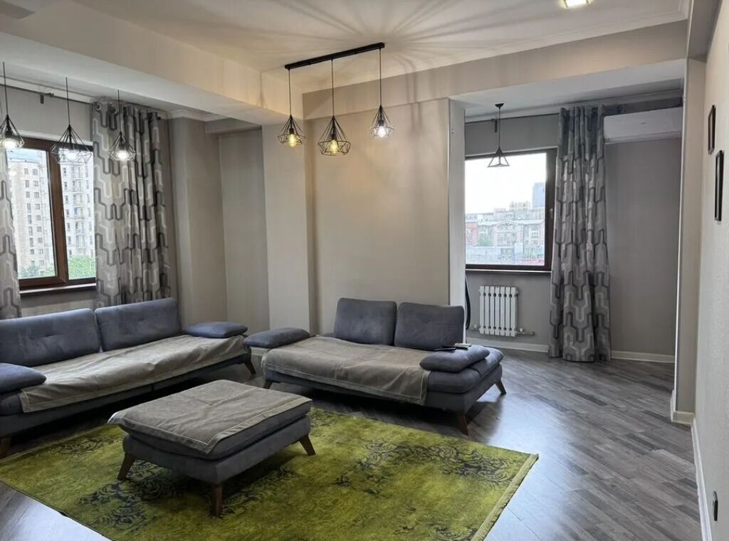 2 комнаты, 77 м², Золотой квадрат Элитка, 6 этаж, Дизайнерский ремонт: фото 1