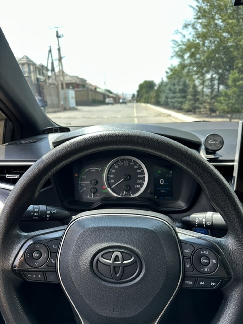 Toyota Corolla: 2019 г., 1.8 л, Вариатор, Гибрид, Седан: фото 6