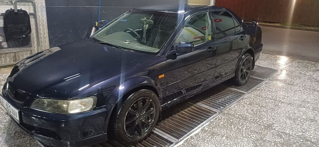 Honda Accord: 1999 г., 2 л, Автомат, Бензин, Седан: фото 2