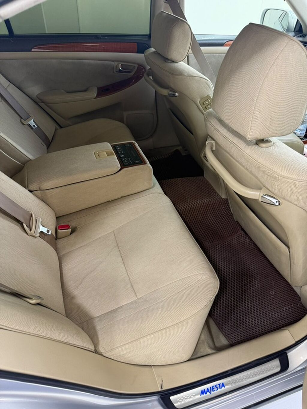 Toyota Crown Majesta: 2004 г., 4.3 л, Автомат, Бензин, Седан: фото 8