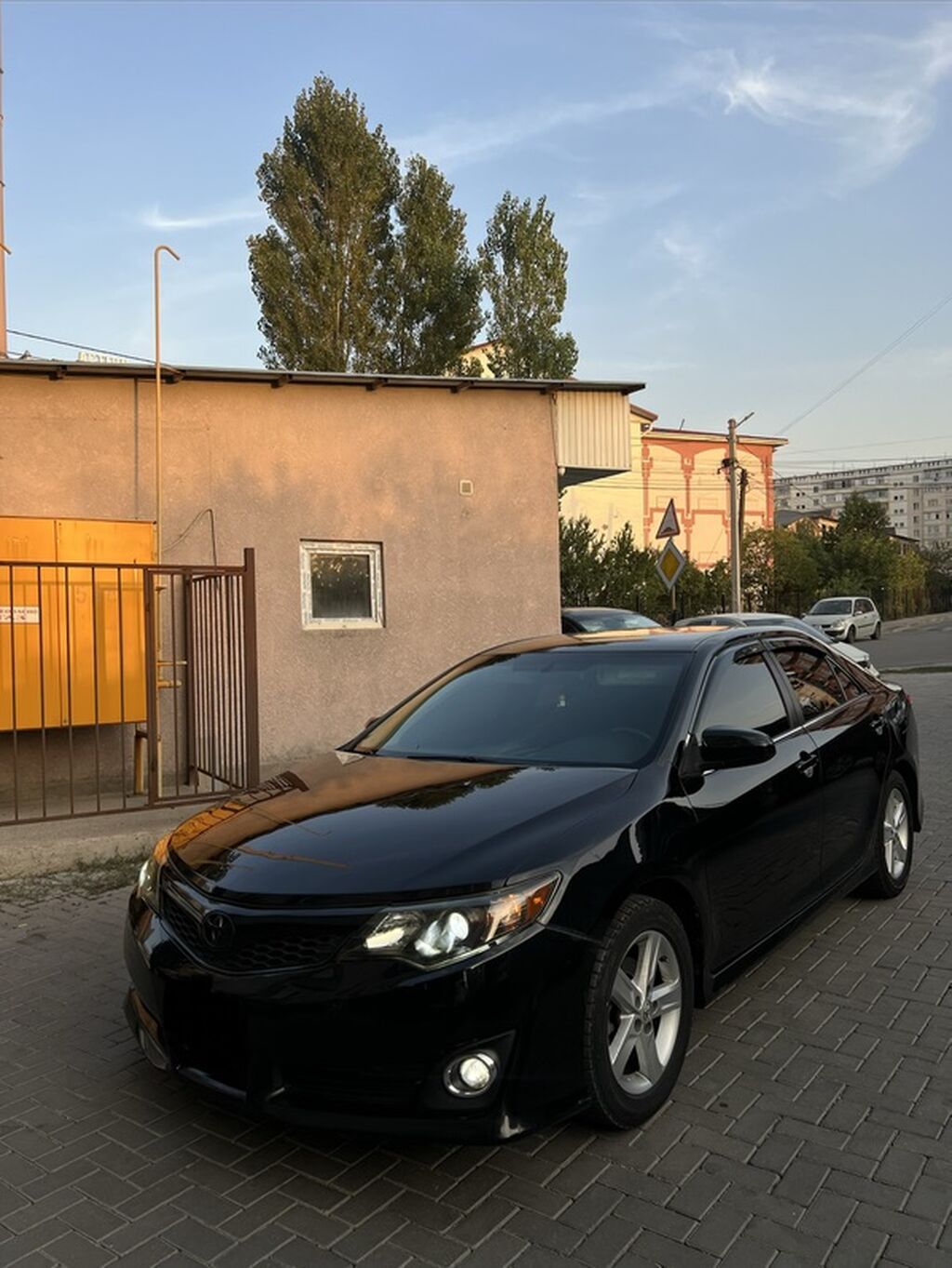 Toyota Camry: 2014 г., 2.5 л, Автомат, Бензин, Седан: фото 4