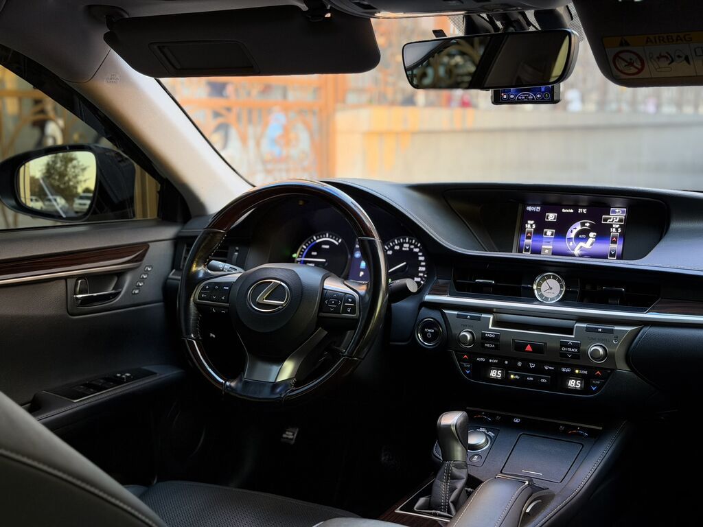 Lexus ES: 2017 г., 2.5 л, Вариатор, Гибрид, Седан: фото 5