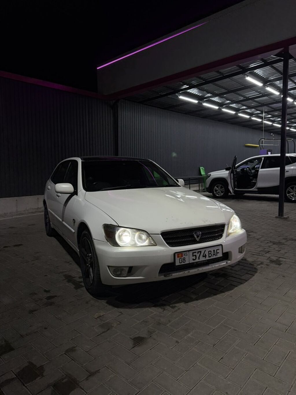 Toyota Altezza: 2004 г., 2 л, Автомат, Бензин, Универсал: фото 5