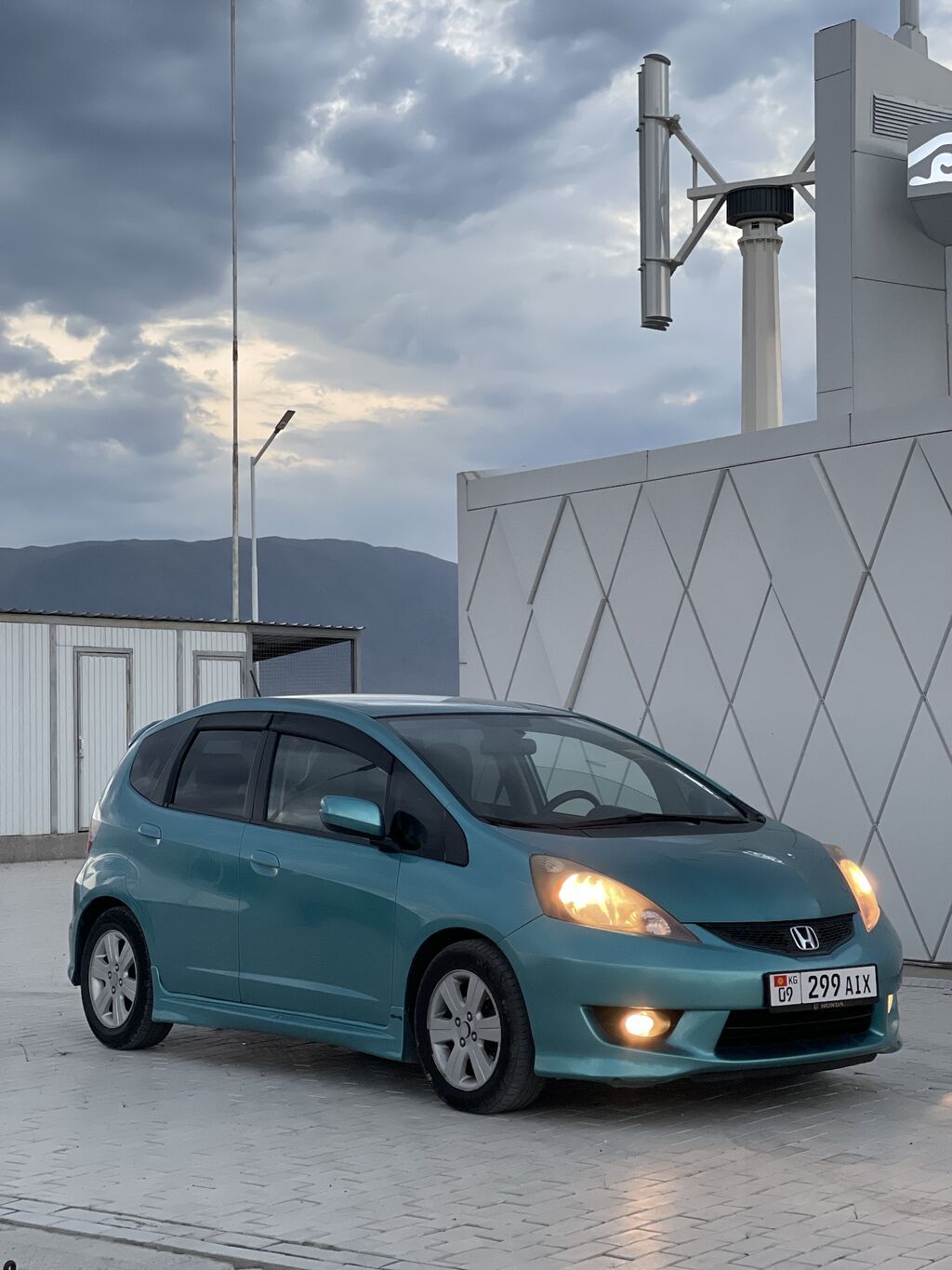 Honda Fit: 2011 г., 1.5 л, Автомат, Бензин, Хэтчбэк: фото 6