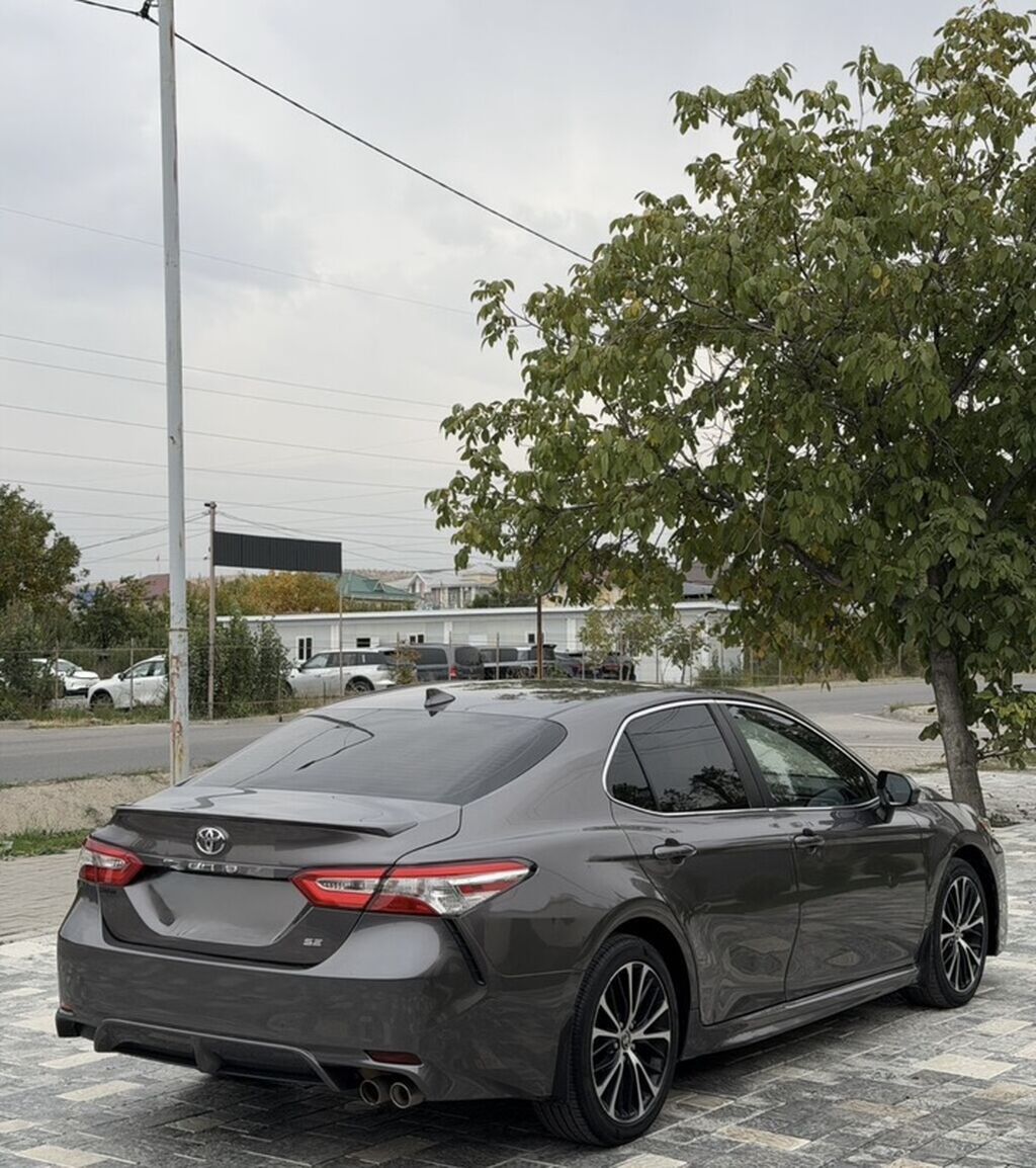 Toyota Camry: 2020 г., 2.5 л, Автомат, Бензин, Седан: фото 3