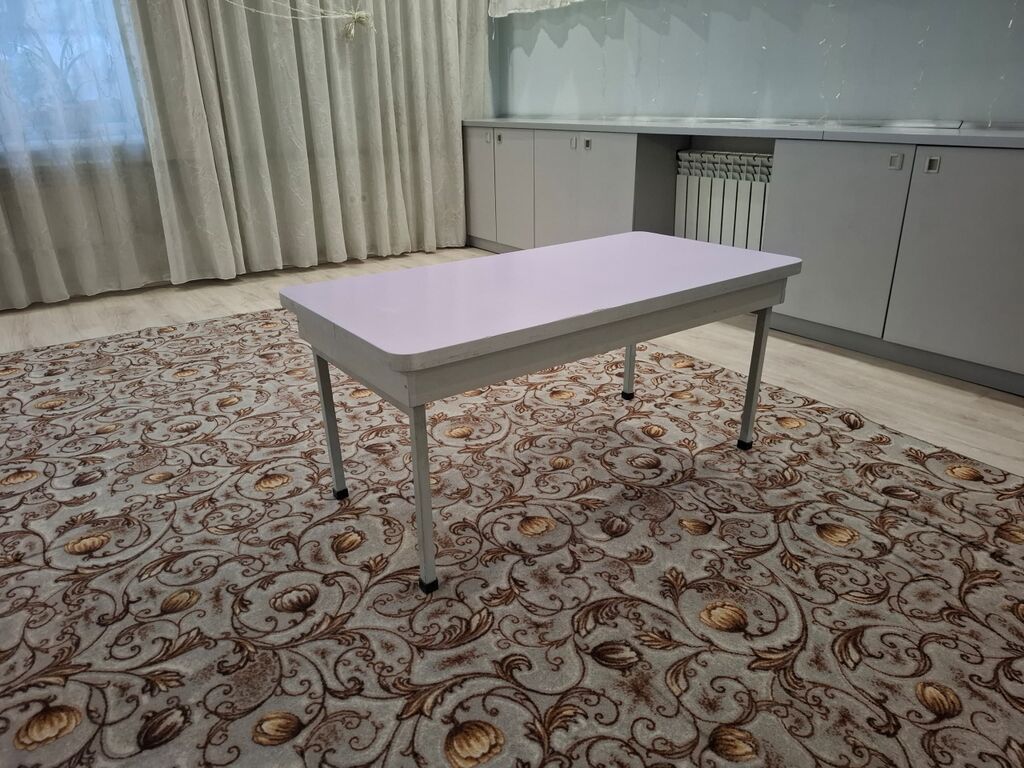 Оборудование для детского сада - кроватки, парты, столы. Б/у в: фото 2