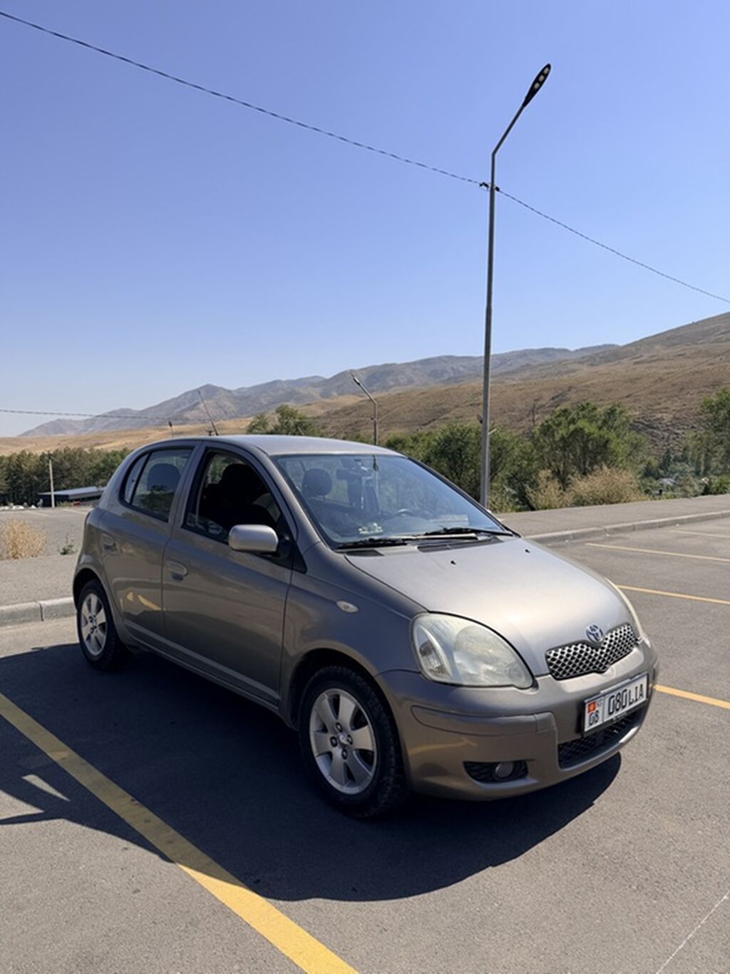 Toyota Yaris: 2005 г., 1.3 л, Автомат, Бензин, Хэтчбэк: фото 6
