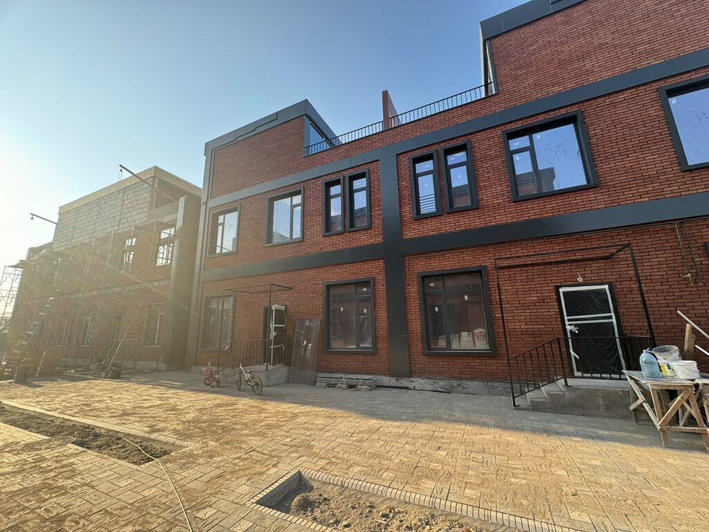 6 комнат и более, 250 м², 3 соток, Чон-Арык с. Газ, Электричество, Канализация: фото 2