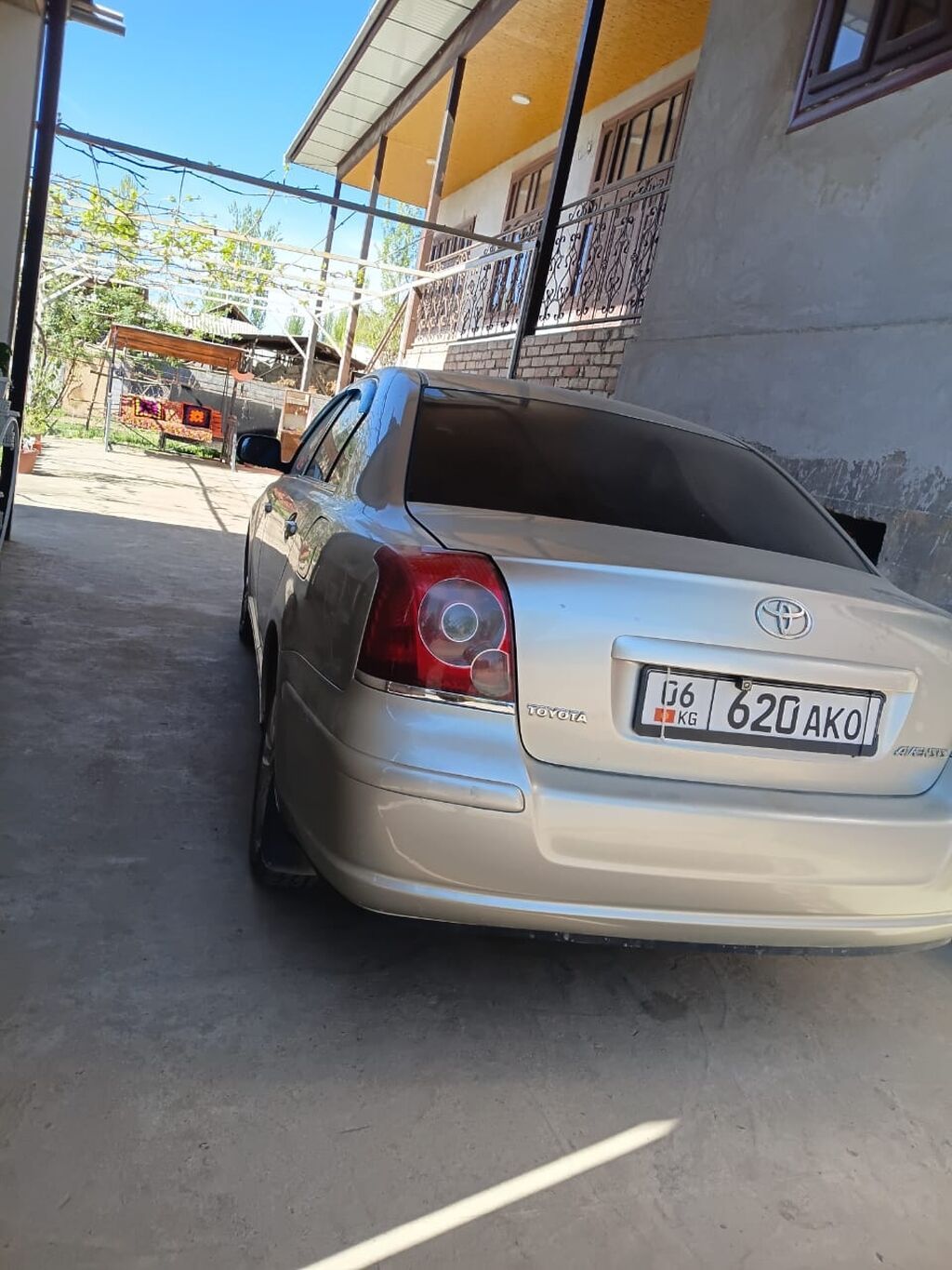 Toyota Avensis: 2006 г., 1.8 л, Механика, Бензин, Седан: фото 3