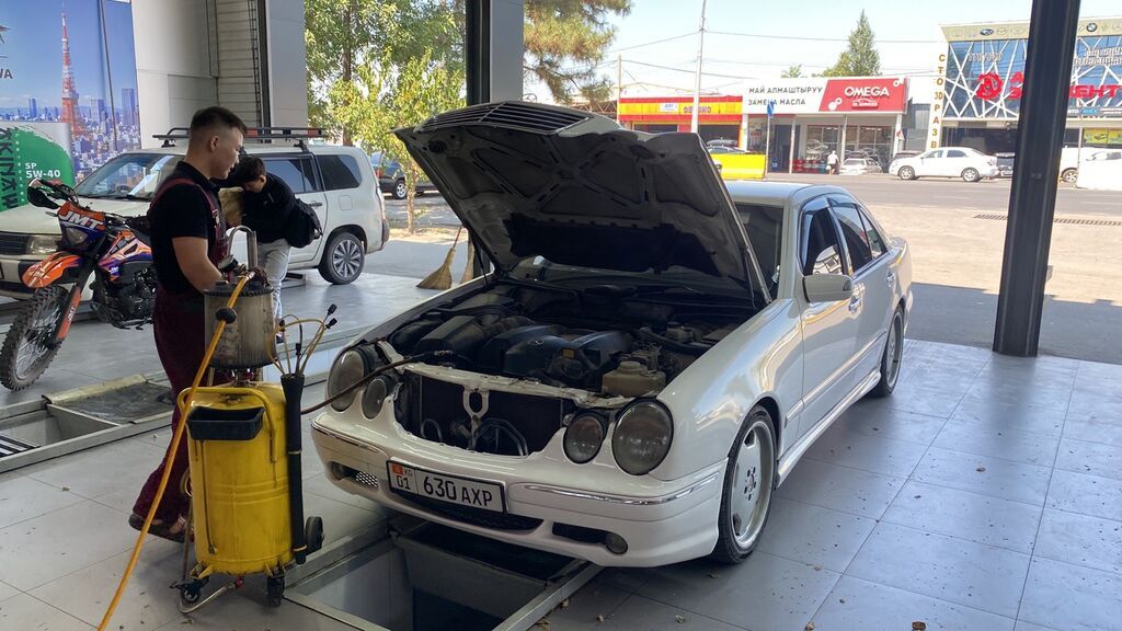 Mercedes-Benz E-Class: 1999 г., 3.2 л, Автомат, Бензин, Седан: фото 4