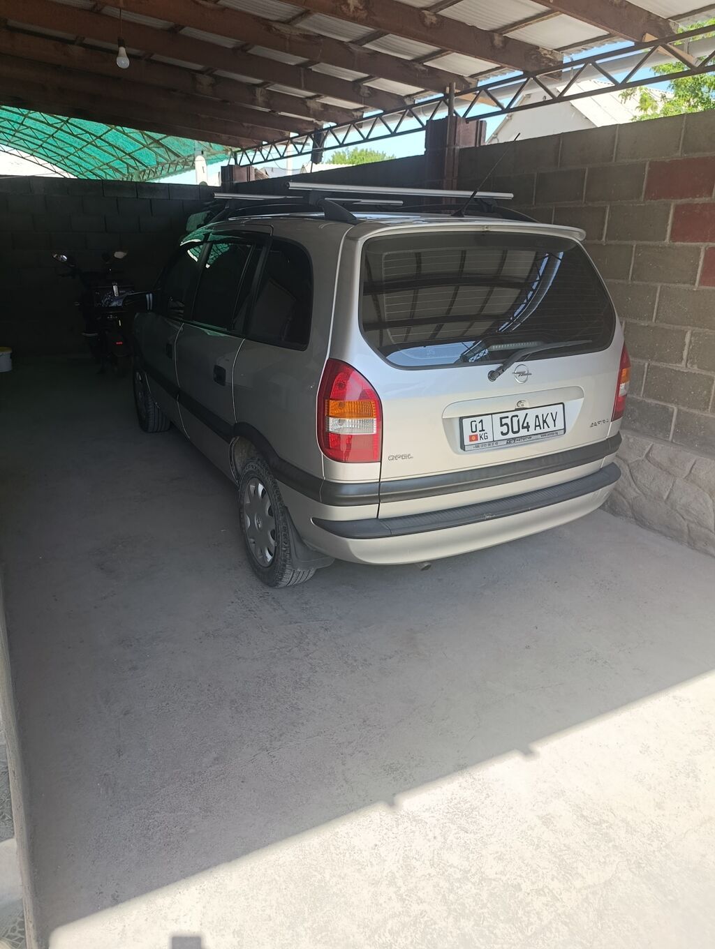Opel Zafira: 2002 г., 1.8 л, Бензин, Минивэн: фото 3