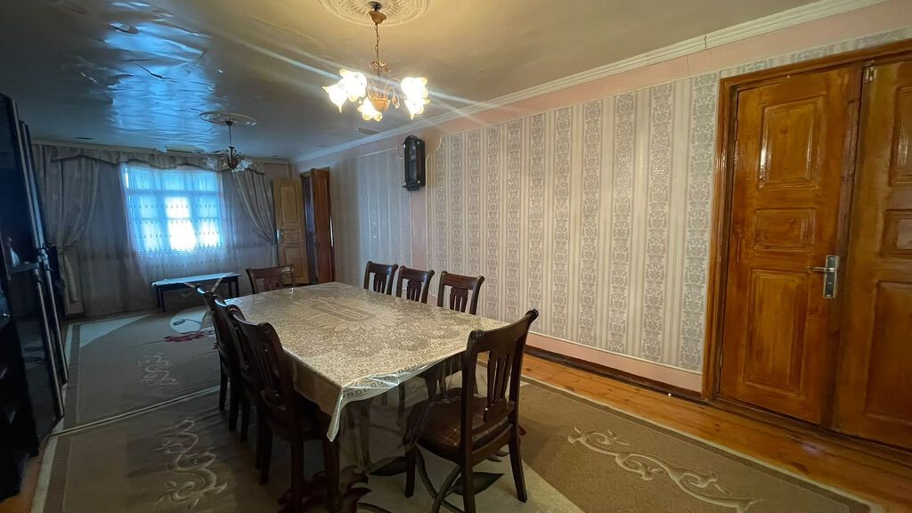 7 otaqlı, 167 kv. m, Təmirsiz