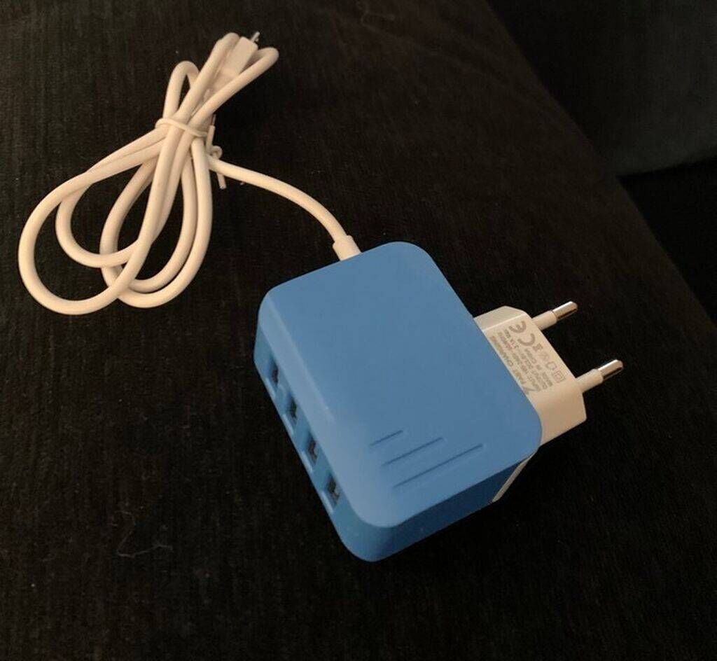 Зарядное устройство 4 USB с подсветкой, блок FAST