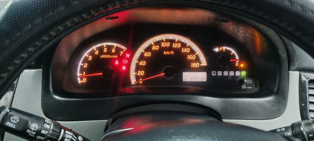 Toyota Ipsum: 2002 г., 2.4 л, Автомат, Бензин, Минивэн: фото 7
