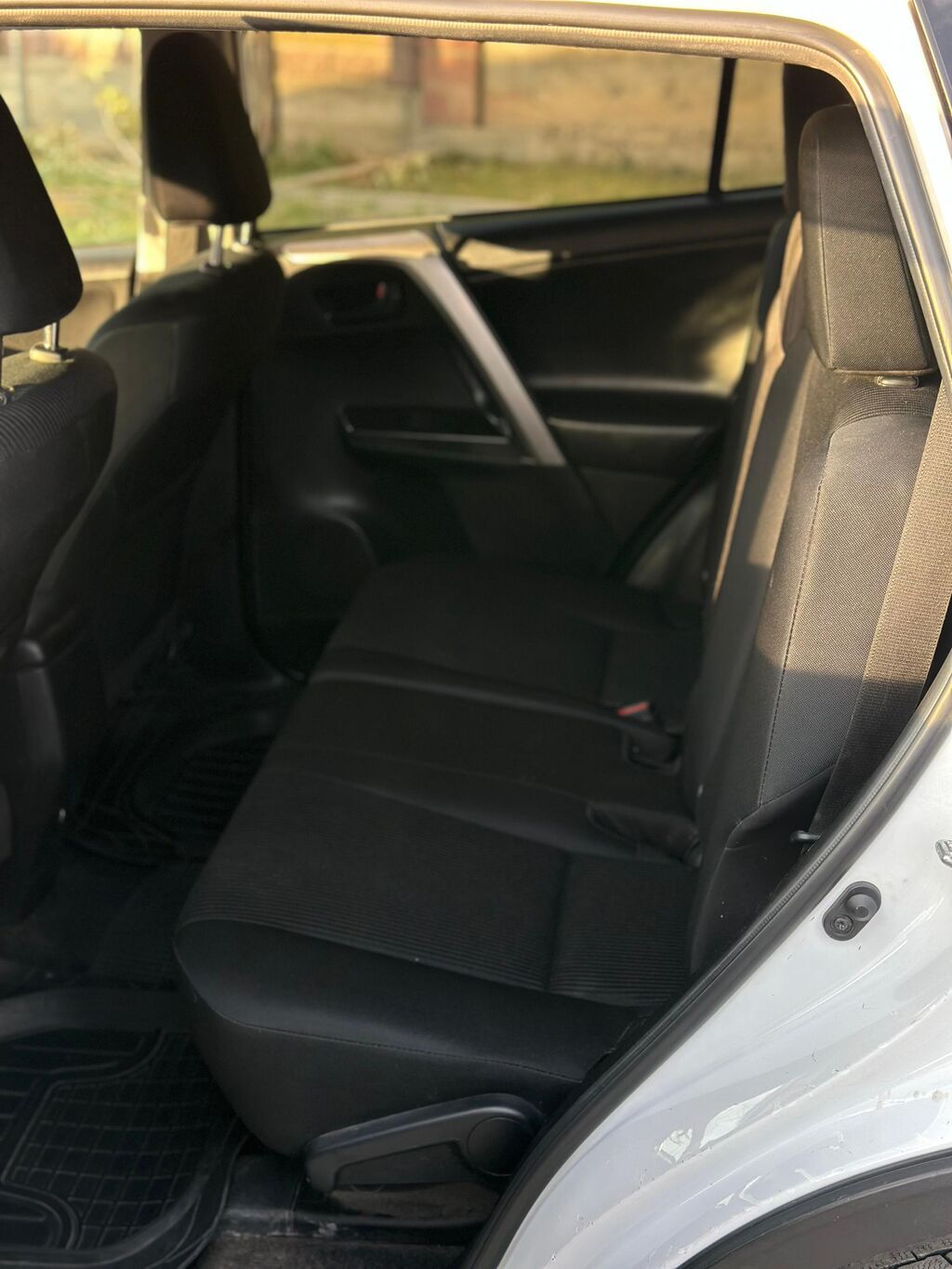 Toyota RAV4: 2018 г., 2.5 л, Автомат, Бензин, Кроссовер — фото 6