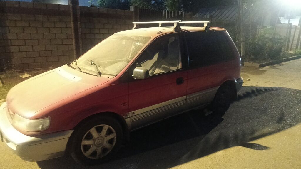 Mitsubishi Space Runner: 1991 г., 1.8 л, Механика, Бензин, Минивэн: фото 4