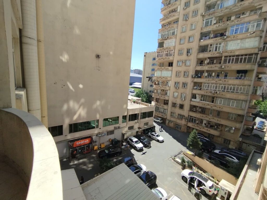 4 otaqlı, Yeni tikili, 167 kv. m