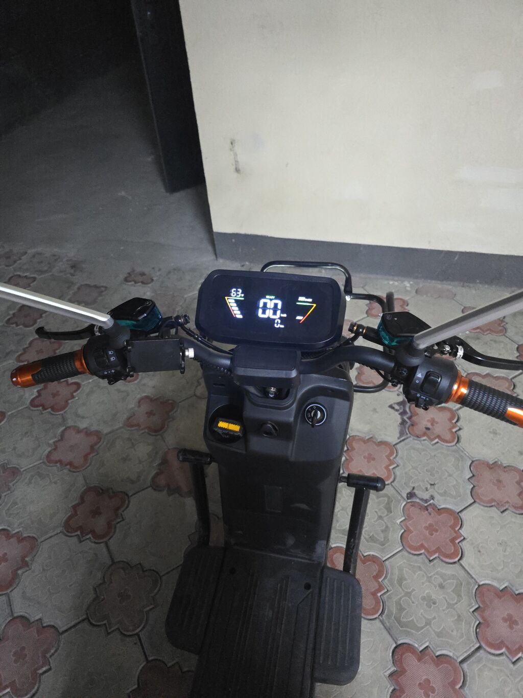 Продаю электроскутер Wenbox U5 58000 Аккумулятор: 60V / 30Ah Мощность: фото 3