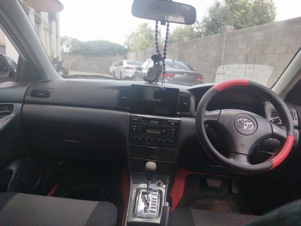Toyota Corolla: 2003 г., 1.8 л, Автомат, Бензин, Хэтчбэк: фото 4