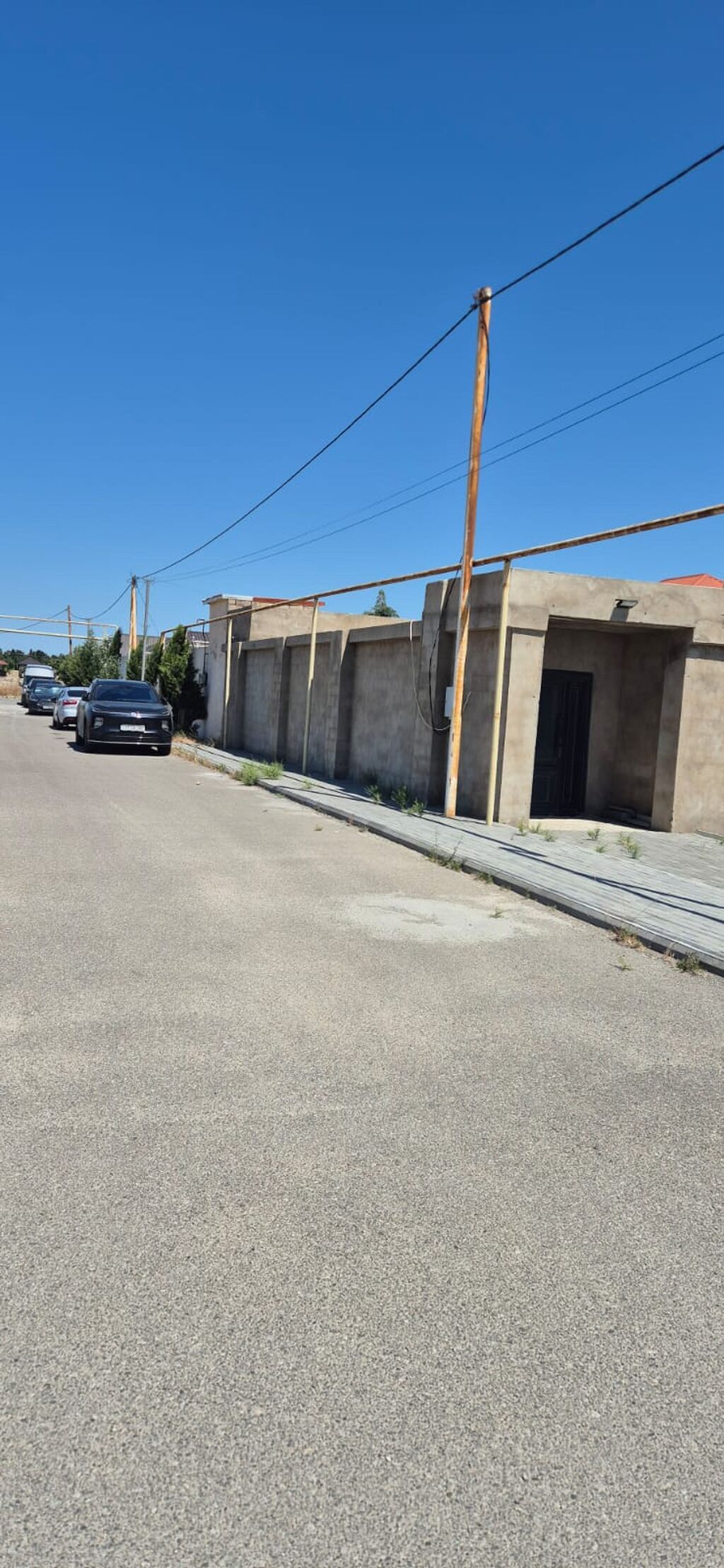 5 otaqlı, 220 kv. m, Təmirsiz