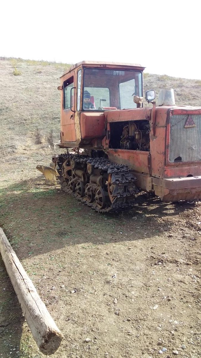 Kənd təsərrüfatı maşınları: DT- 75 mator 41 razilasmada olar tel: - lalafo.az Cəlilabad şəhərində DT- 75 mator 41 razilasmada olar tel: