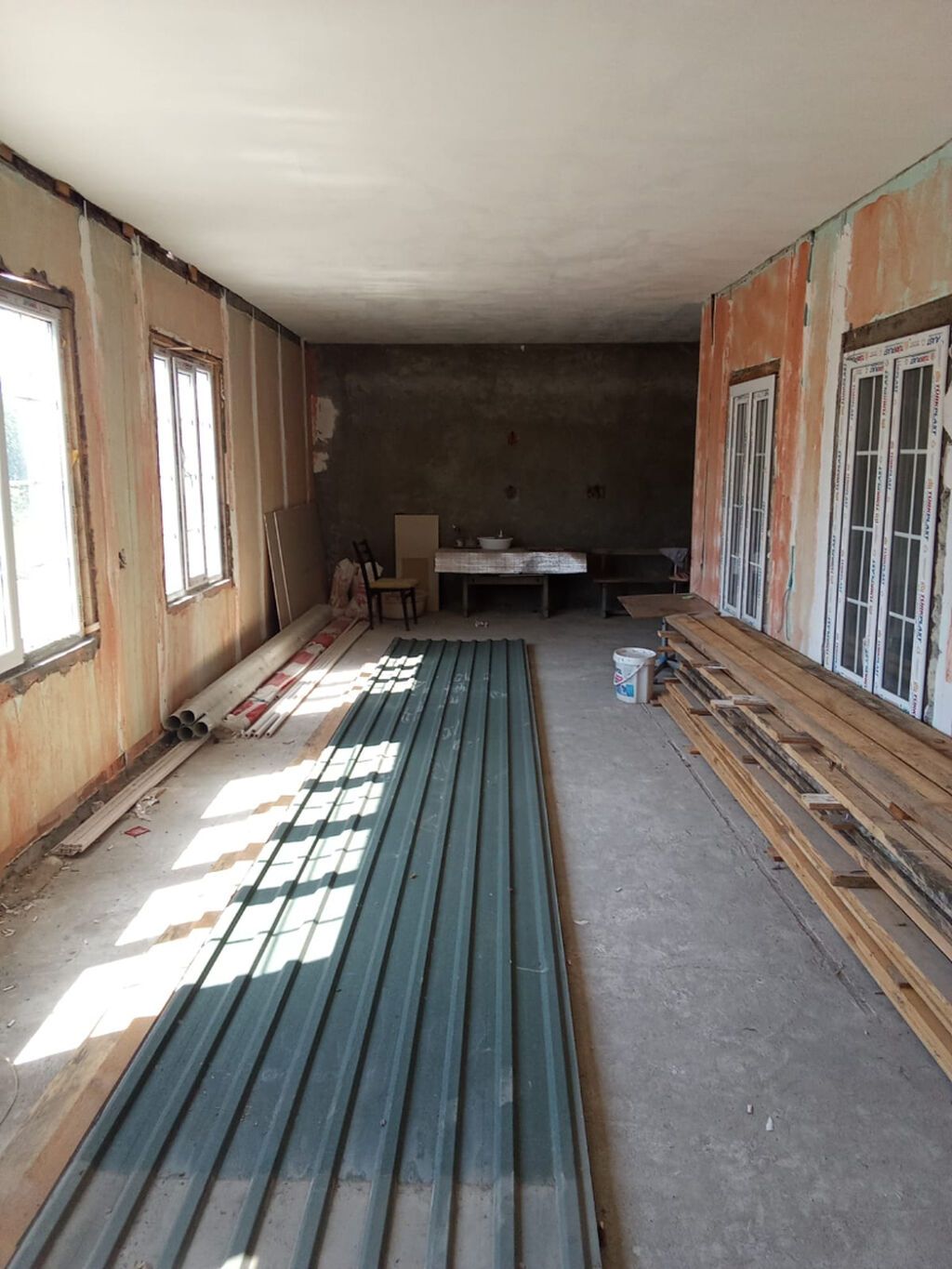 Ağdaş, 192 kv. m, 4 otaqlı, İşıq, Kanalizasiya, Kombi