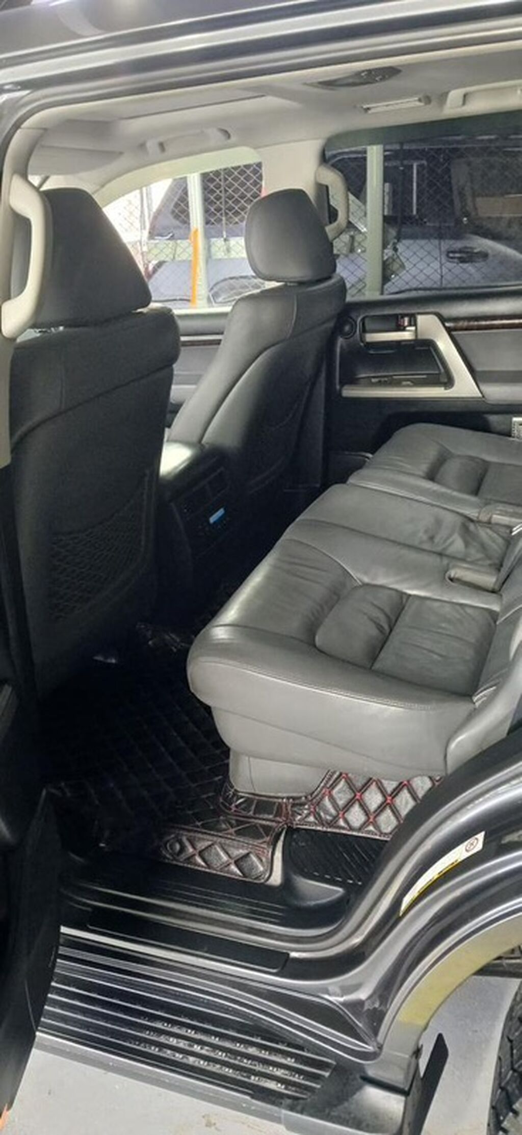Toyota Land Cruiser: 2010 г., 4.7 л, Автомат, Бензин, Внедорожник: фото 8