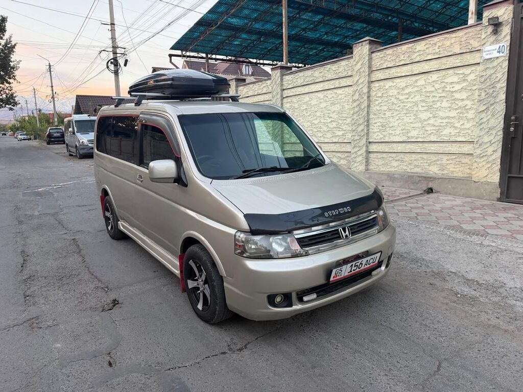 Honda Stepwgn: 2004 г., 2.4 л, Автомат, Газ, Минивэн: фото 2