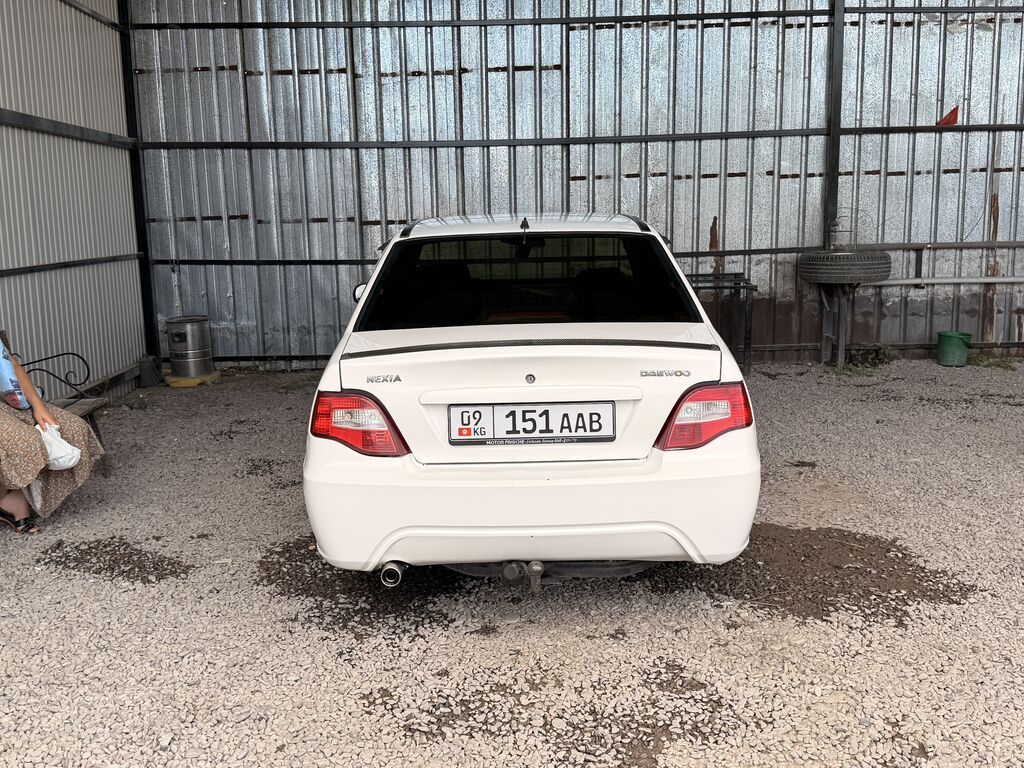 Daewoo Nexia: 2011 г., 1.5 л, Механика, Бензин, Седан: фото 3