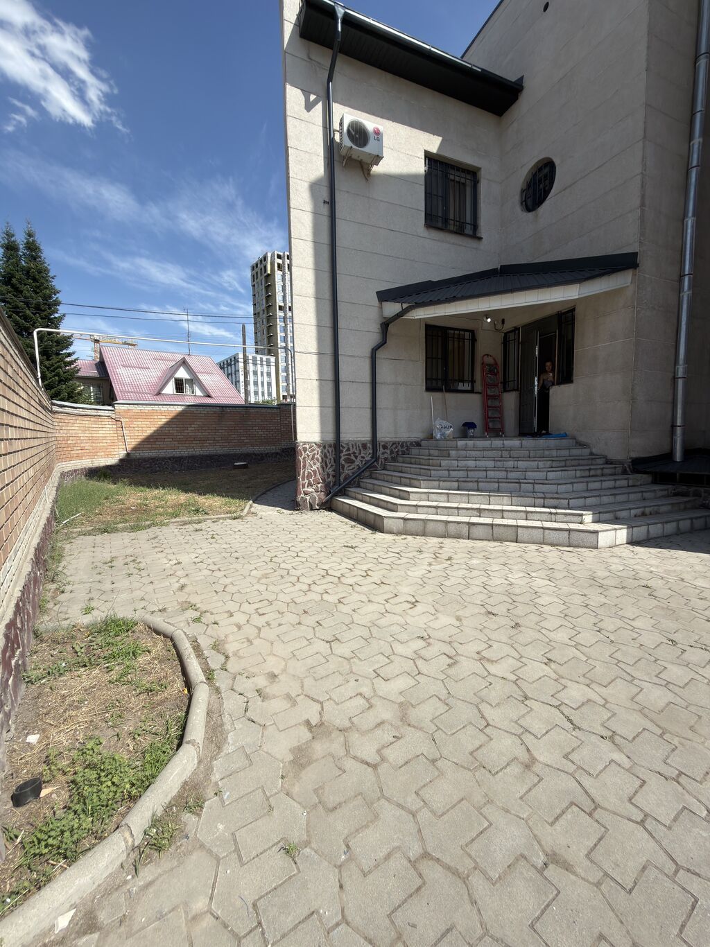 350 м², 6 комнат и более: фото 2