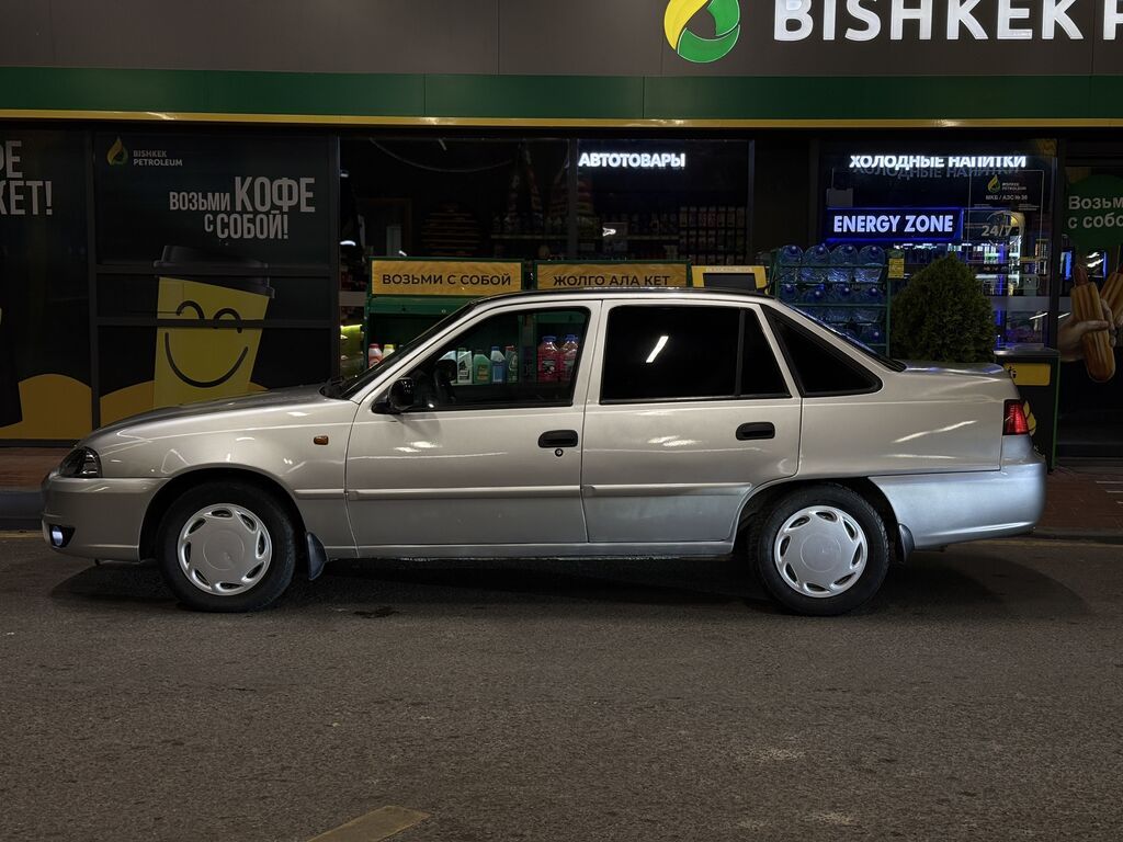 Daewoo Nexia: 2009 г., 1.5 л, Механика, Бензин, Седан: фото 8
