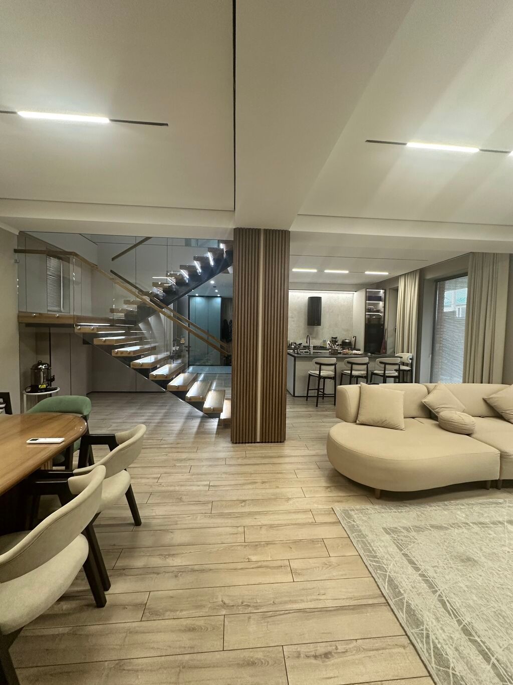 220 м², 6 комнат, Юг-2 мкр: фото 6