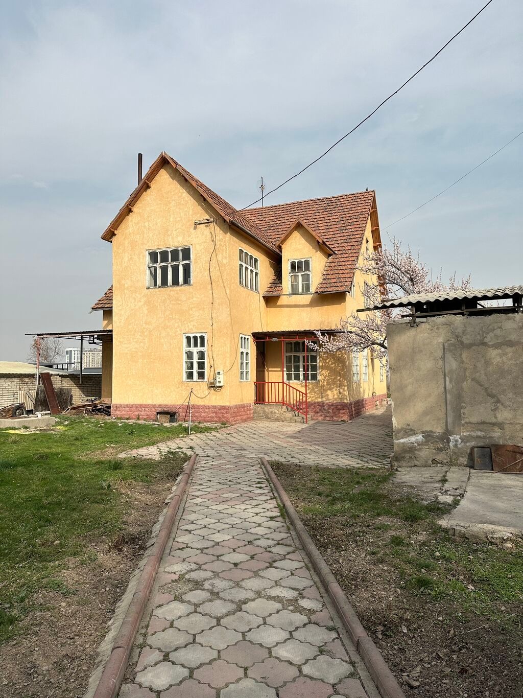 СРОЧНО Продаётся просторный участок/дом в элитном районе Киргизия 1: фото 2