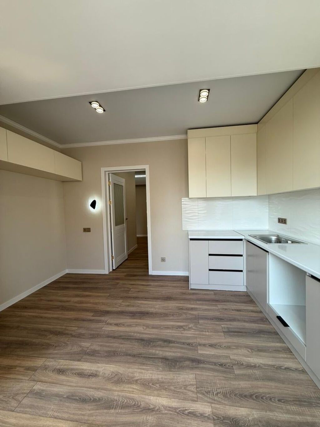 2 комнаты, 72 м², Кок-Жар мкр 9 этаж, Евроремонт: фото 2