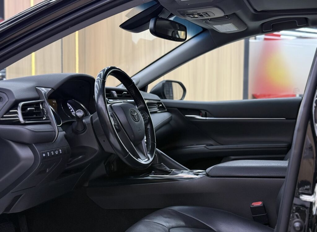 Toyota Camry: 2020 г., 2.5 л, Автомат, Гибрид, Седан: фото 7