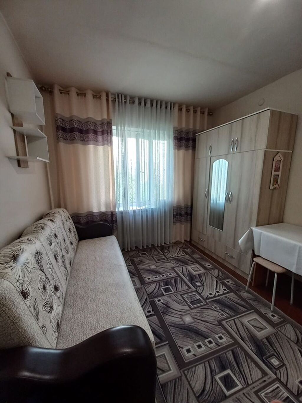 Продаётся комната 14кв с мебелью в центре Пишпека. Общежитие: фото 2