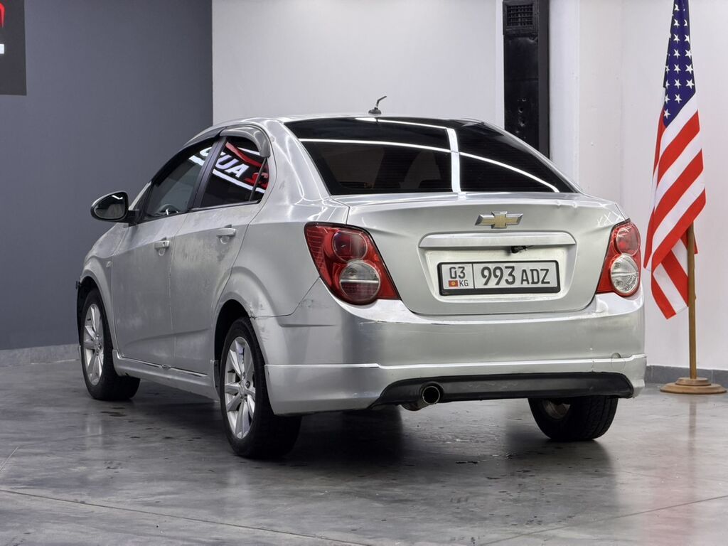 Chevrolet Aveo: 2012 г., 1.6 л, Механика, Бензин, Седан: фото 5