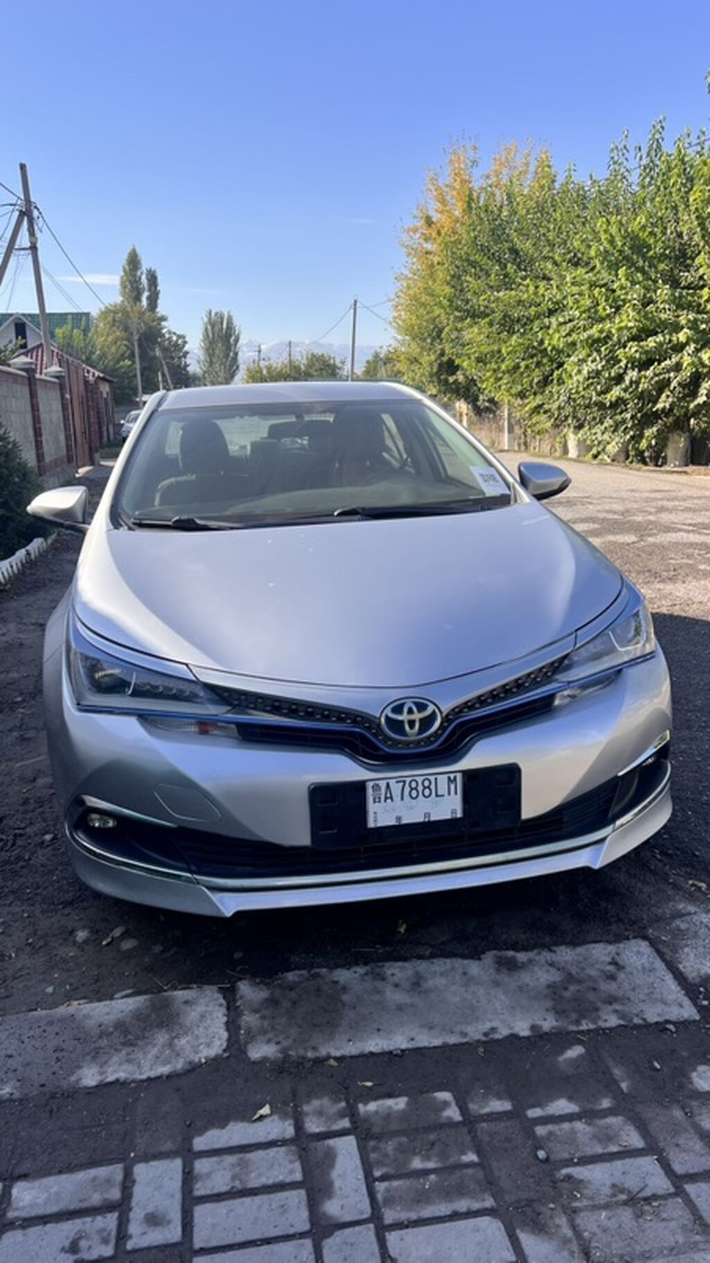Toyota Corolla: 2019 г., 1.8 л, Вариатор, Гибрид, Седан: фото 1