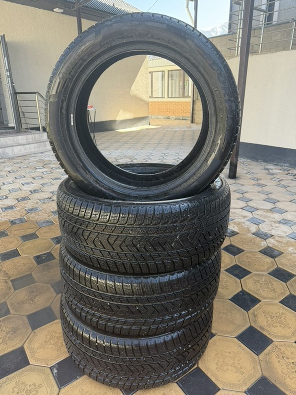 Шины 285 / 45 / R 21, Зима, Б/у, Комплект, Легковые, Италия, Pirelli: фото 2