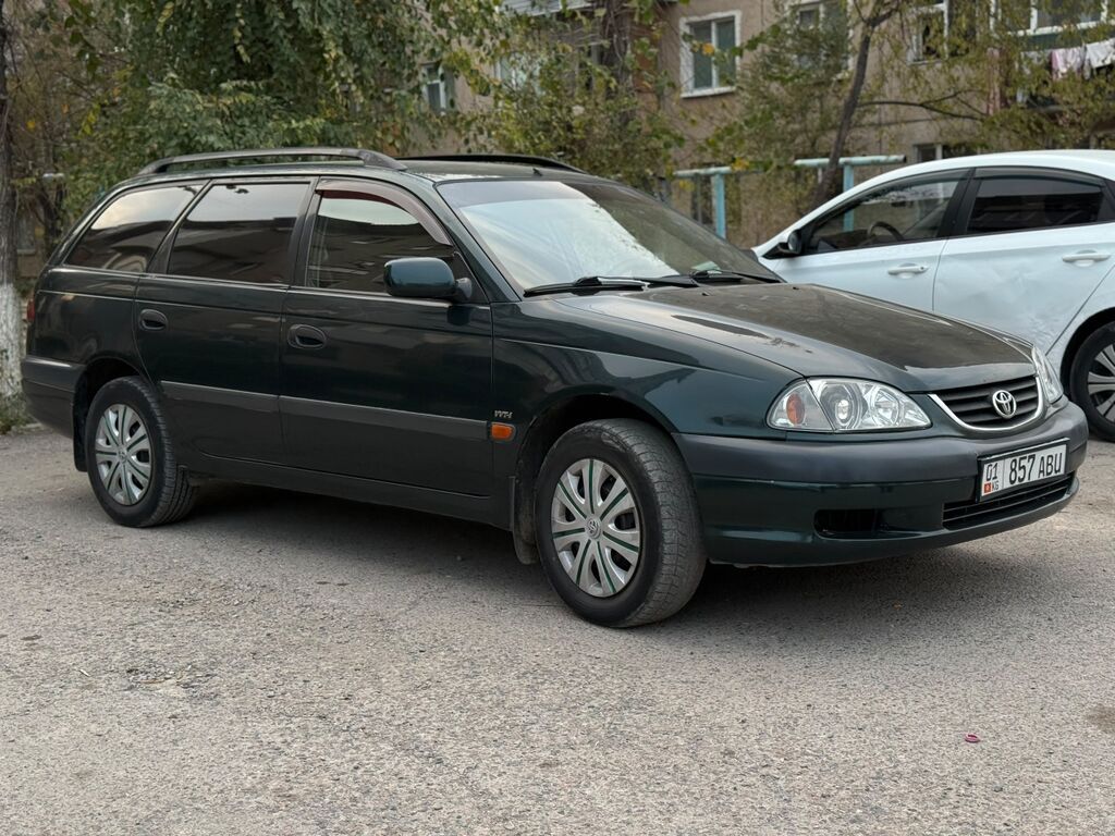 Toyota Avensis: 2000 г., 1.8 л, Механика, Бензин, Универсал: фото 3