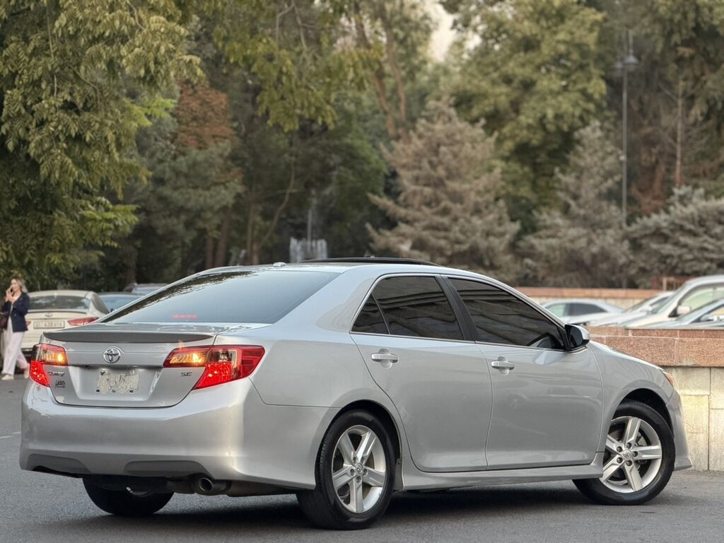 Toyota Camry: 2014 г., 2.5 л, Автомат, Бензин, Седан: фото 3
