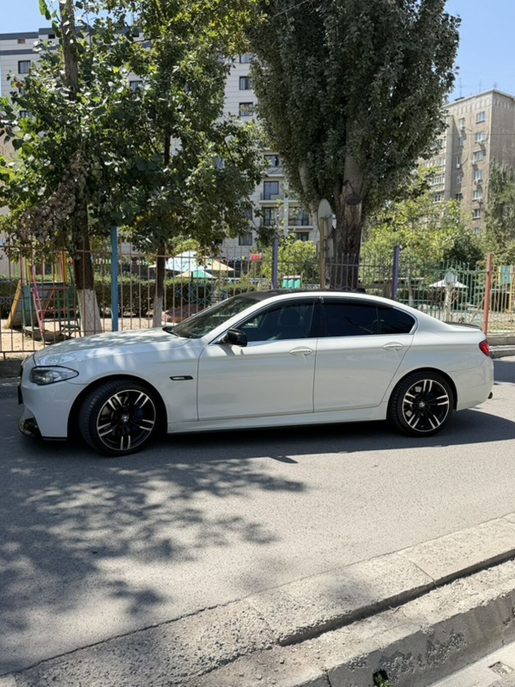 BMW 5 series: 2012 г., 3 л, Автомат, Бензин, Седан: фото 1