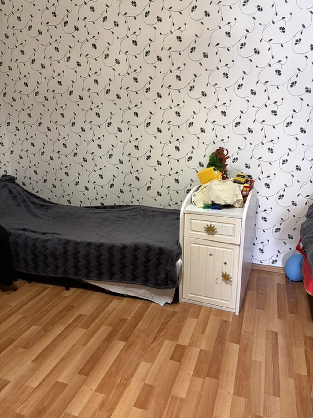 Kiraye otag yoldasi axtarilir. Komunal daxil 150 azn. Kombi