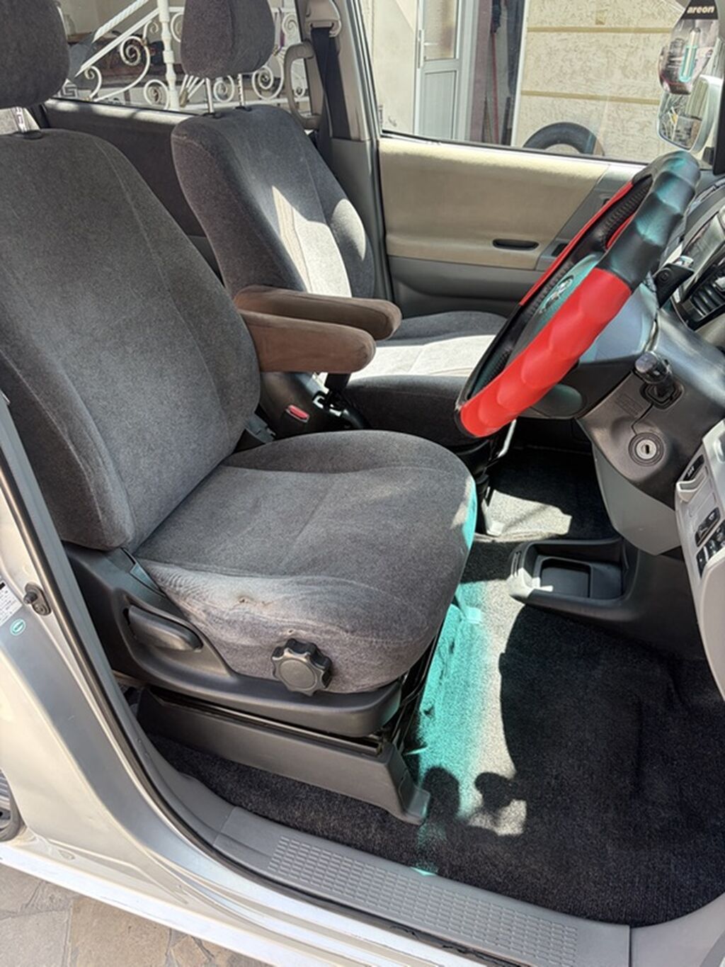 Toyota Voxy: 2005 г., 2 л, Вариатор, Бензин, Минивэн: фото 6