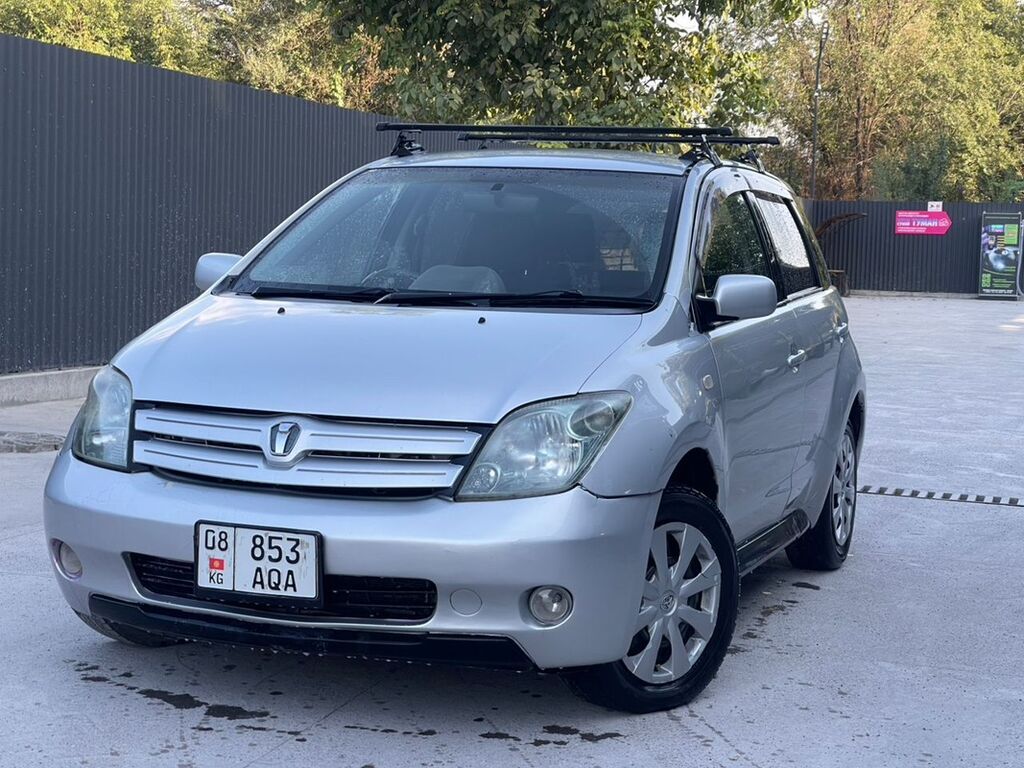 Toyota Ist: 2004 г., 1.3 л, Автомат, Бензин, Хэтчбэк: фото 2