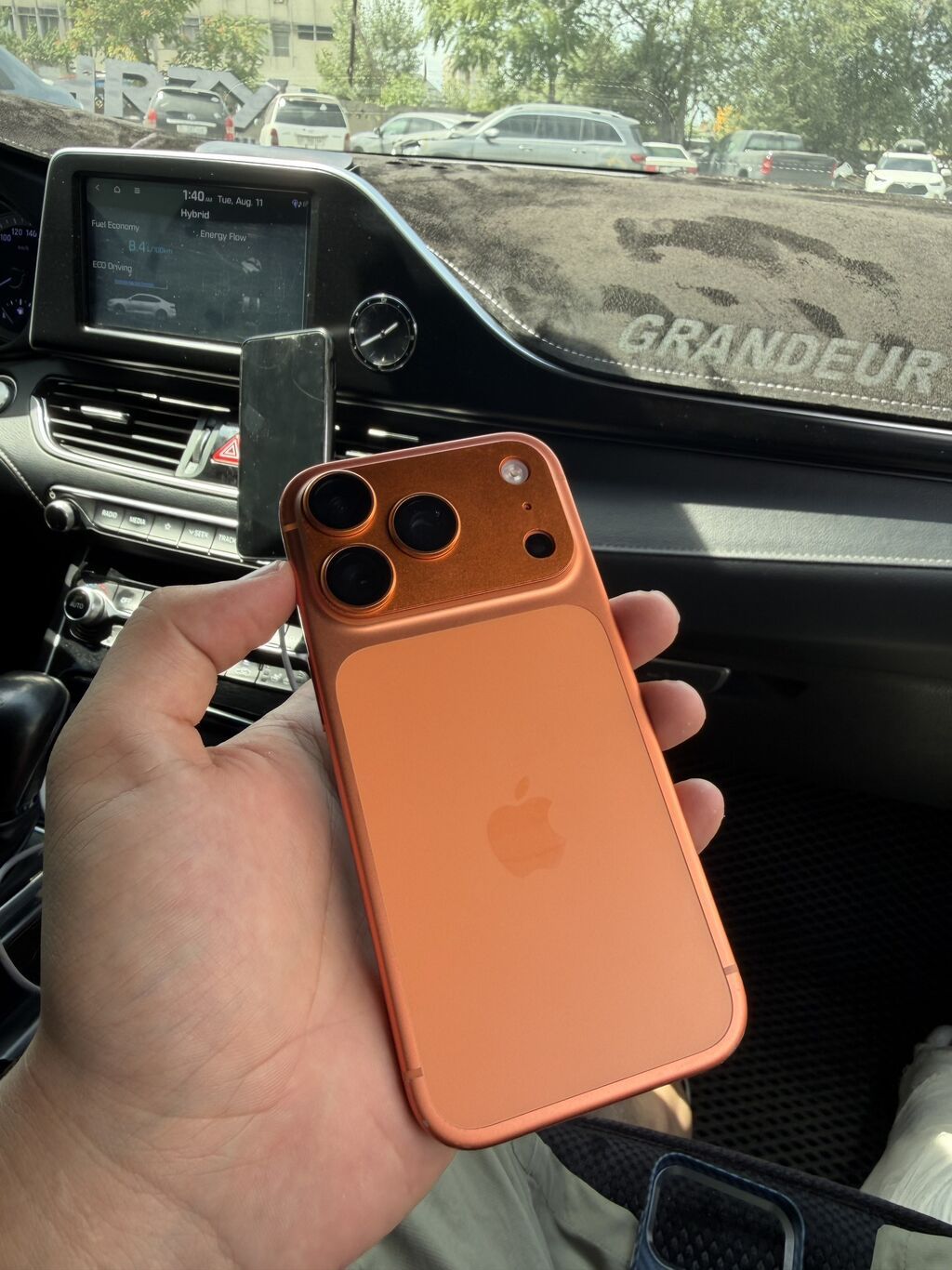 IPhone 17 Pro, Б/у, 256 ГБ, Оранжевый, Зарядное устройство, Чехол, 94 %: фото 4