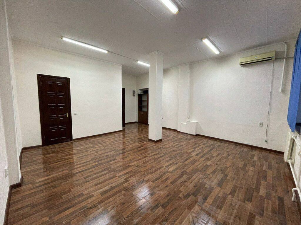 Сдаю Офис целиком: IT-компания, 54 м², С ремонтом, С высокими потолками
