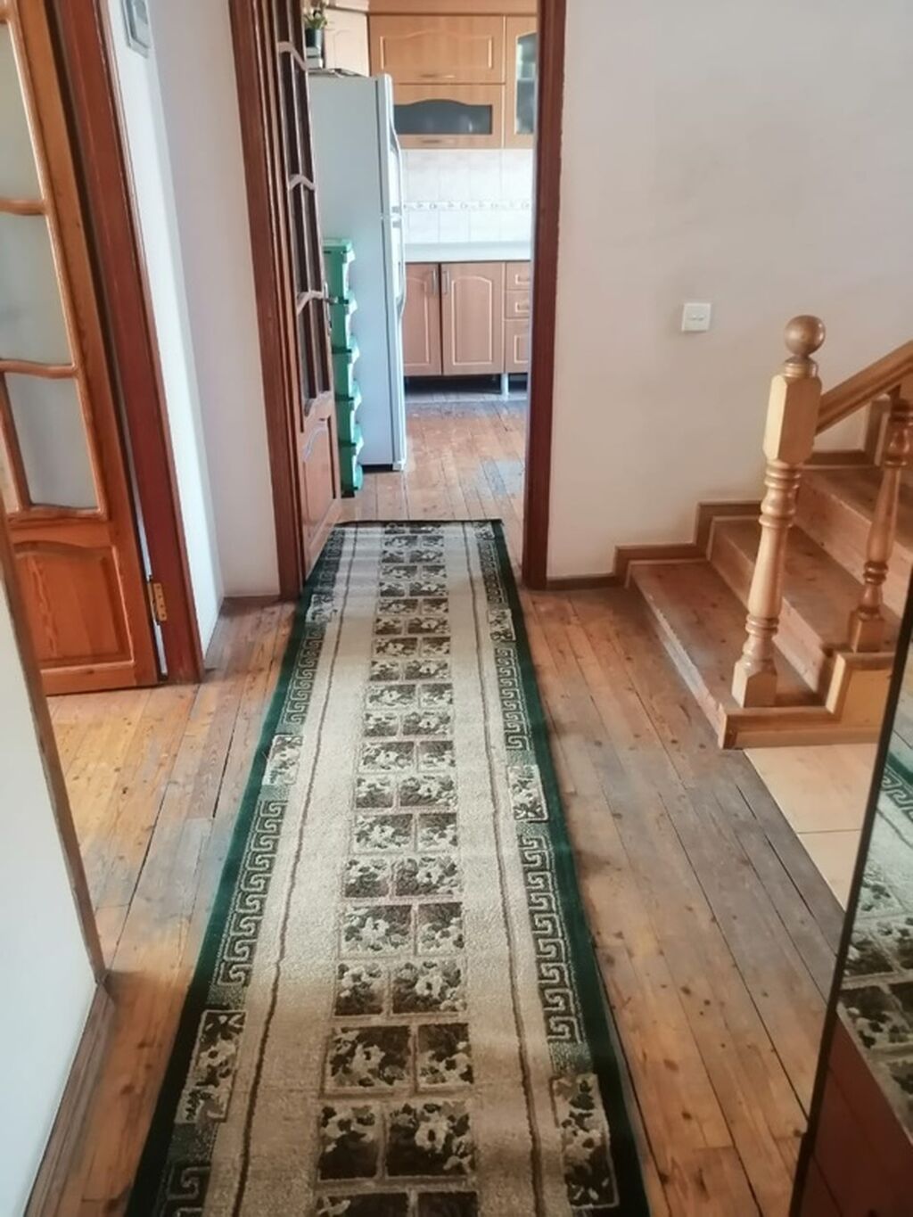 8 otaq, 270 kv. m, Orta təmir