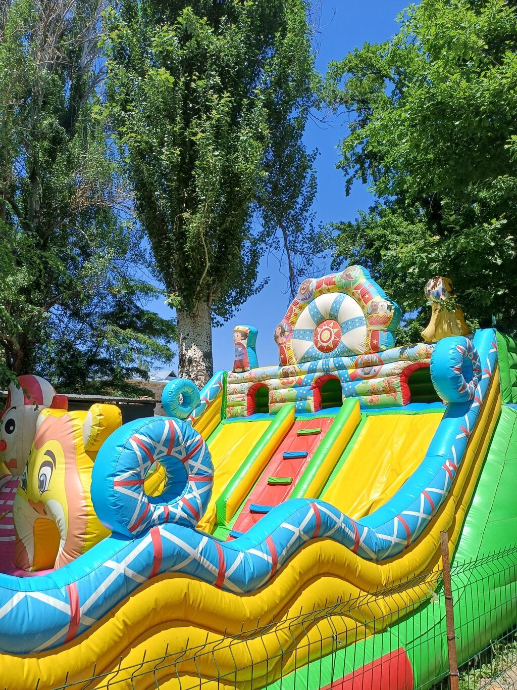 Надувной детский батут-горка «Цирк» В очень хорошем состоянии. Стоит: фото 4